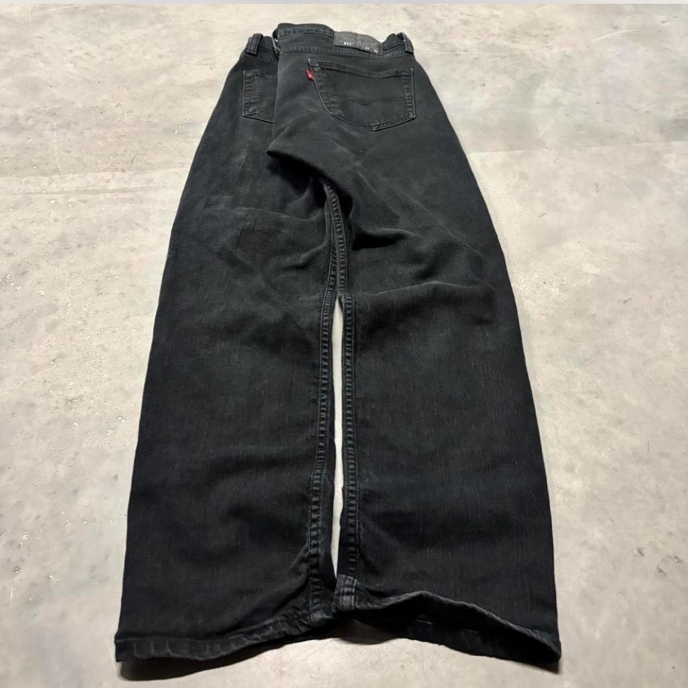Black Levi’s denim jeans